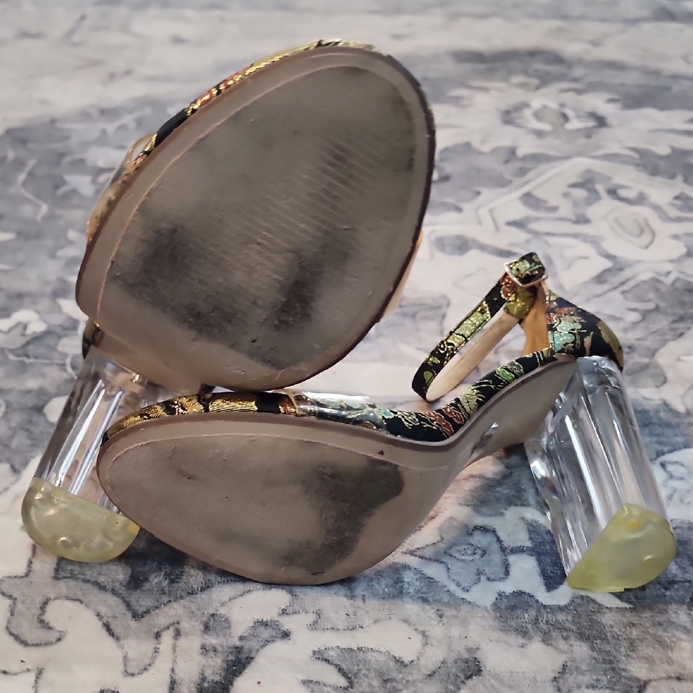 Delicious Black and Gold Patterned Heels - Picture 3 of 3